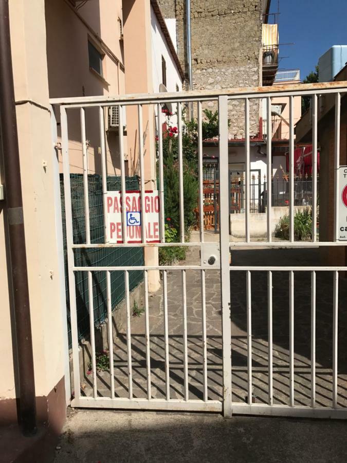 Nido D'Amore A Terracina Exterior photo